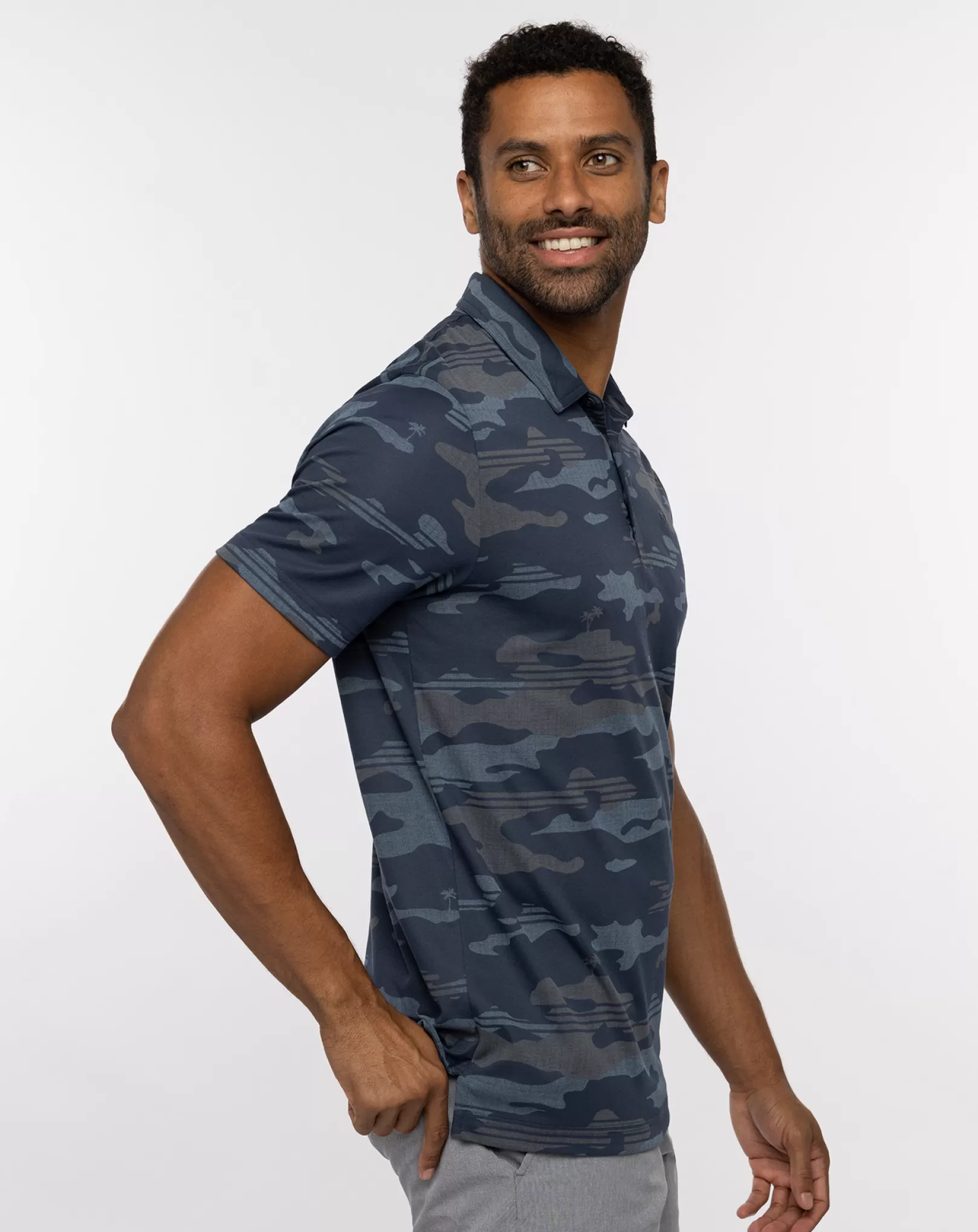 BEACHSIDE STEALTH POLO*TravisMathew Online