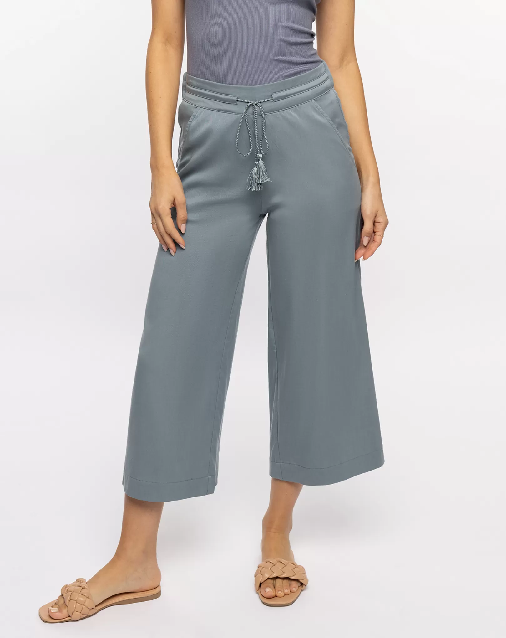 CAPRI TIE FRONT PANT*TravisMathew Flash Sale