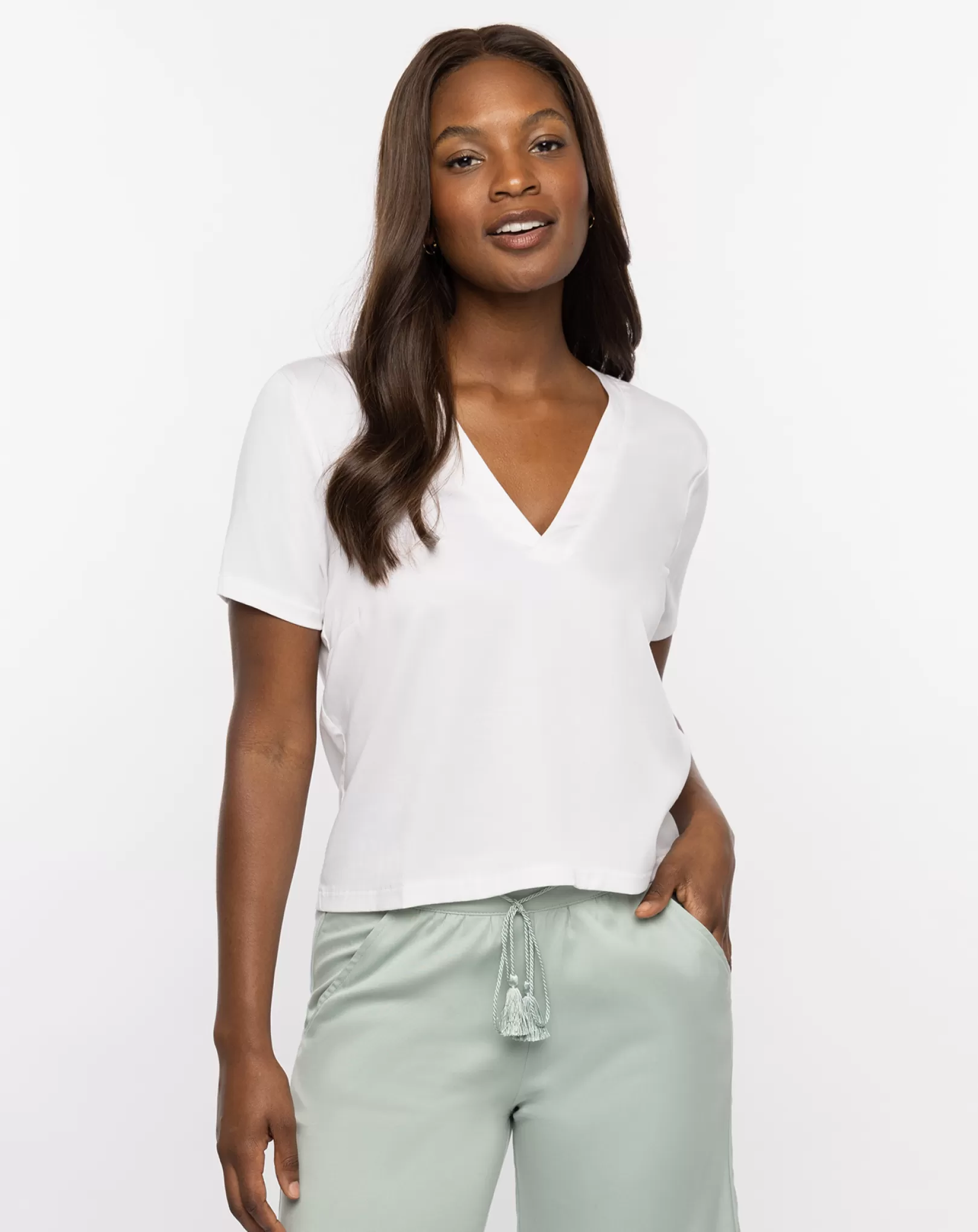 CHASE THE LIGHT V-NECK TOP*TravisMathew Fashion